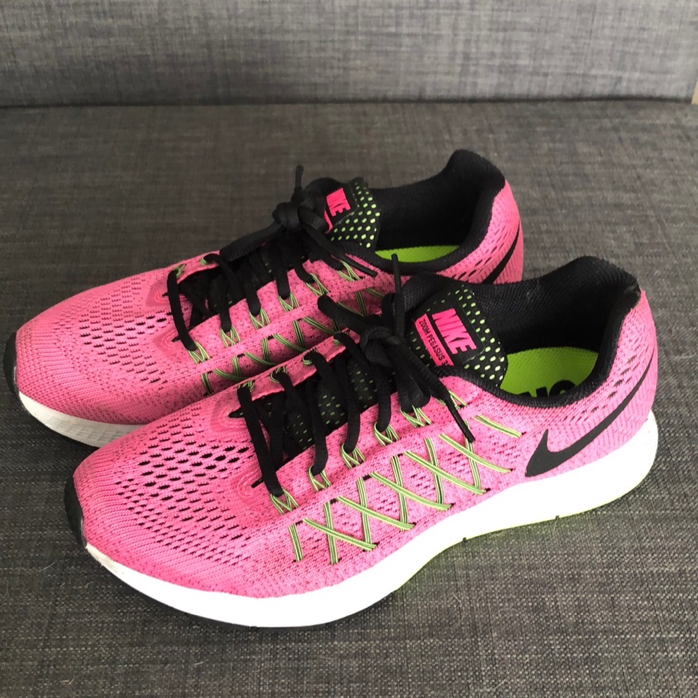 Nike Air Pegasus 32 - Size 9